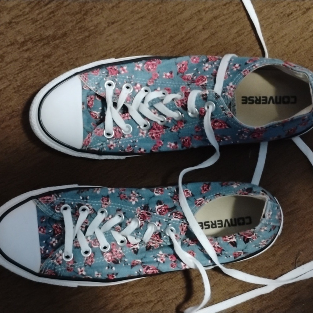 Unisex converse sneakers men 10 women 12